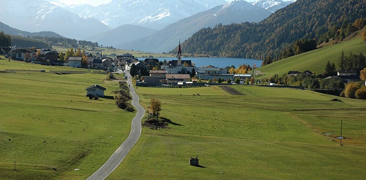 Cykelresor på egen hand från Dolomiterna till Gardasjön. EverTrek ordnar boende, bagagetransporter, mm